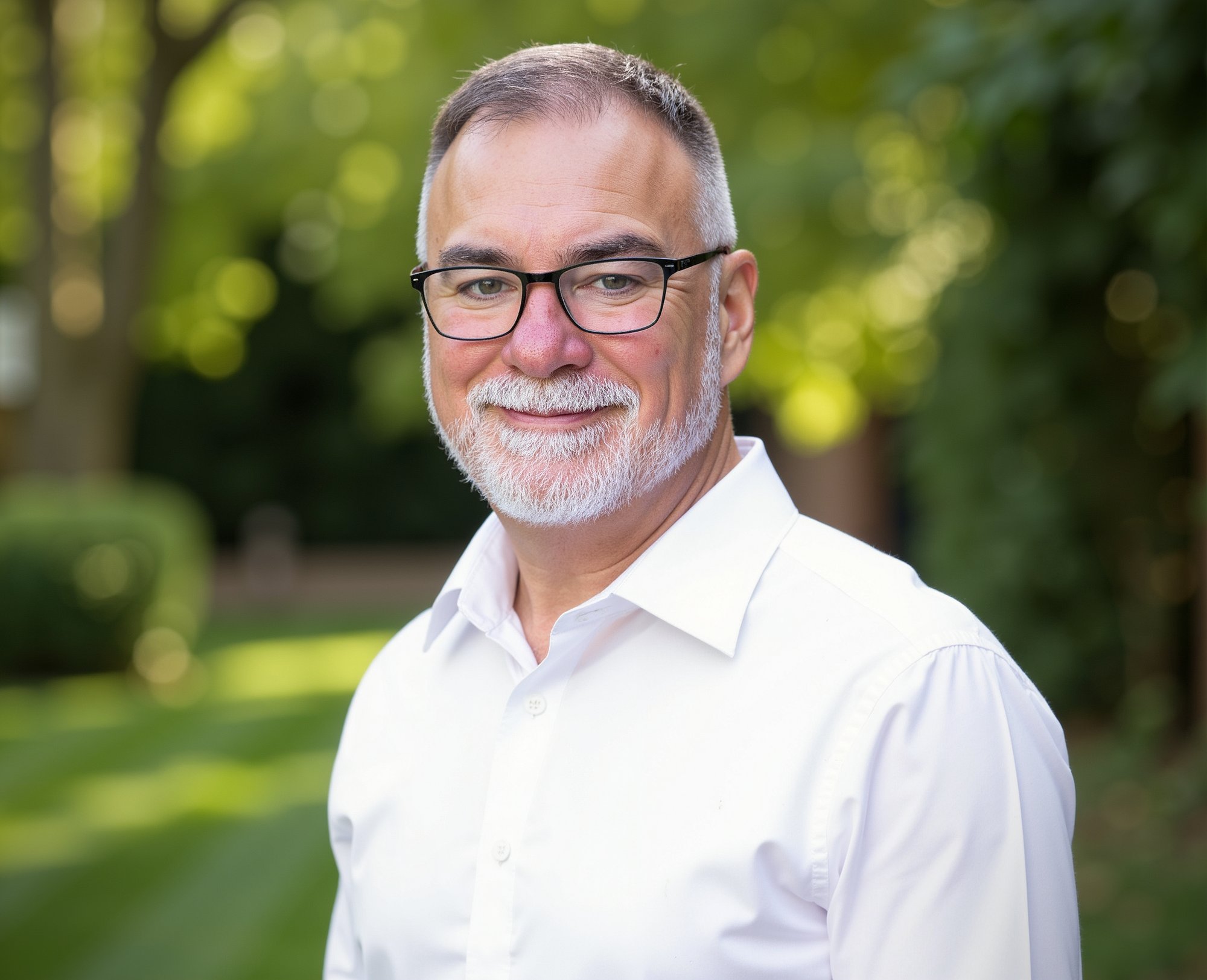 66e47bd68283895b99b1ea65-HeadshotPro